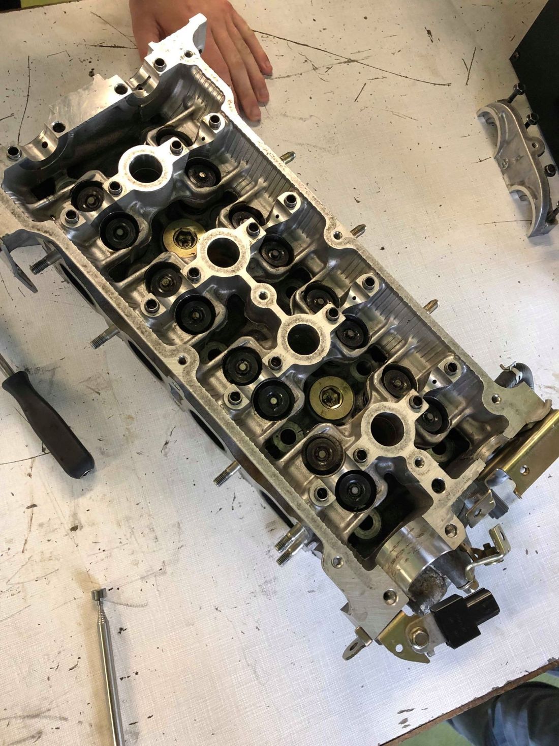 foto cilinderkop met kleppen